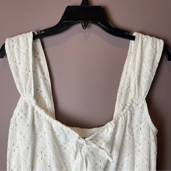 NWT Flag & Anthem Stitch Fix White Eyelet Top M - Picture 3 of 13